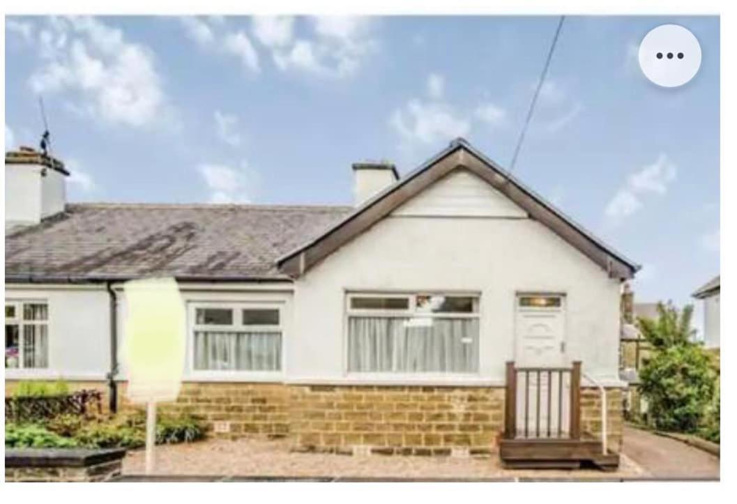 Semidetached Bungalow Huddersfield Bagian luar foto